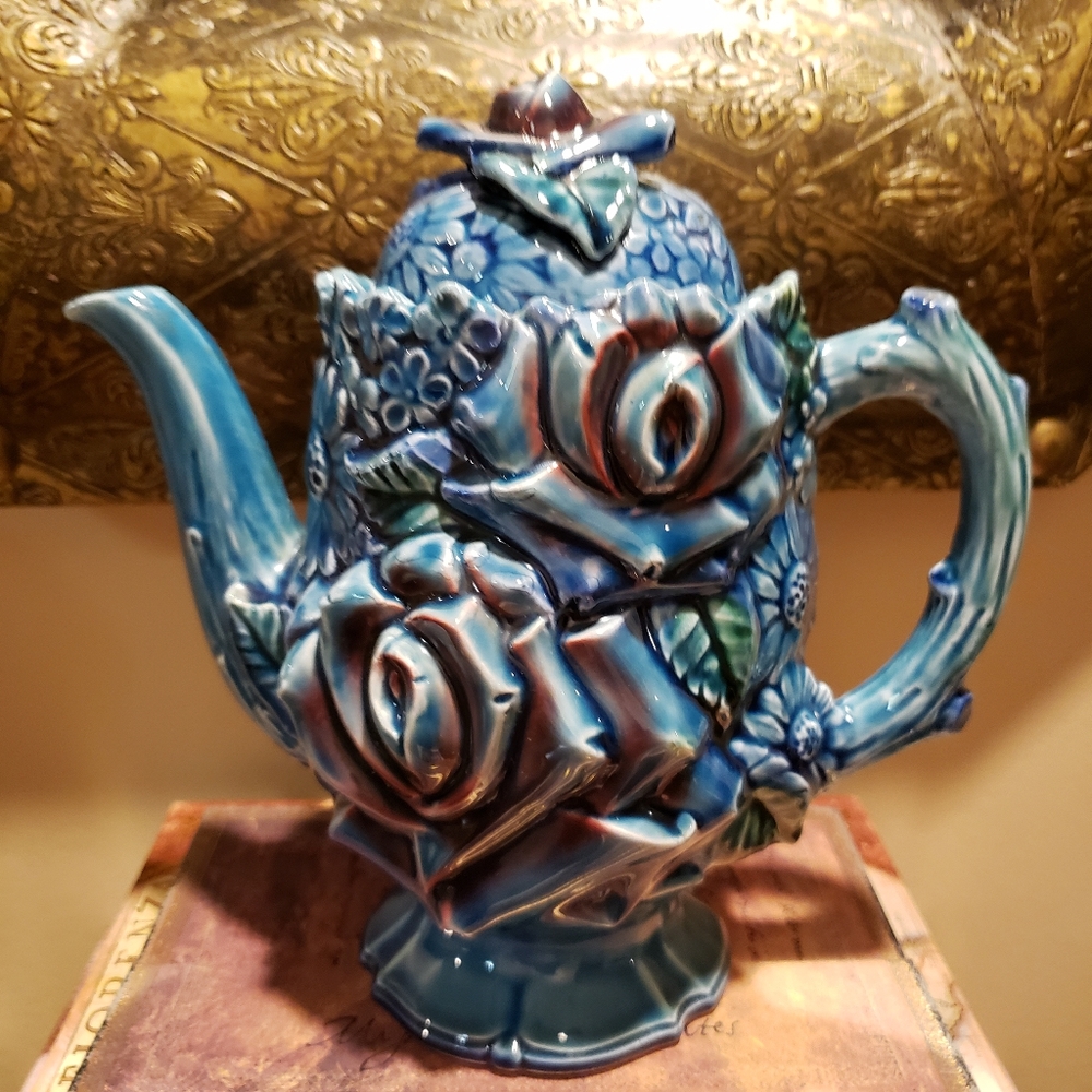 Royal Bouquet Unicorn tea pot. Vintage made in Japan.